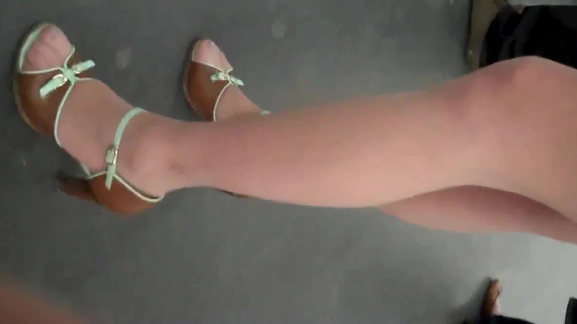 Candid Pantyhose Feet XXX HD Videos image